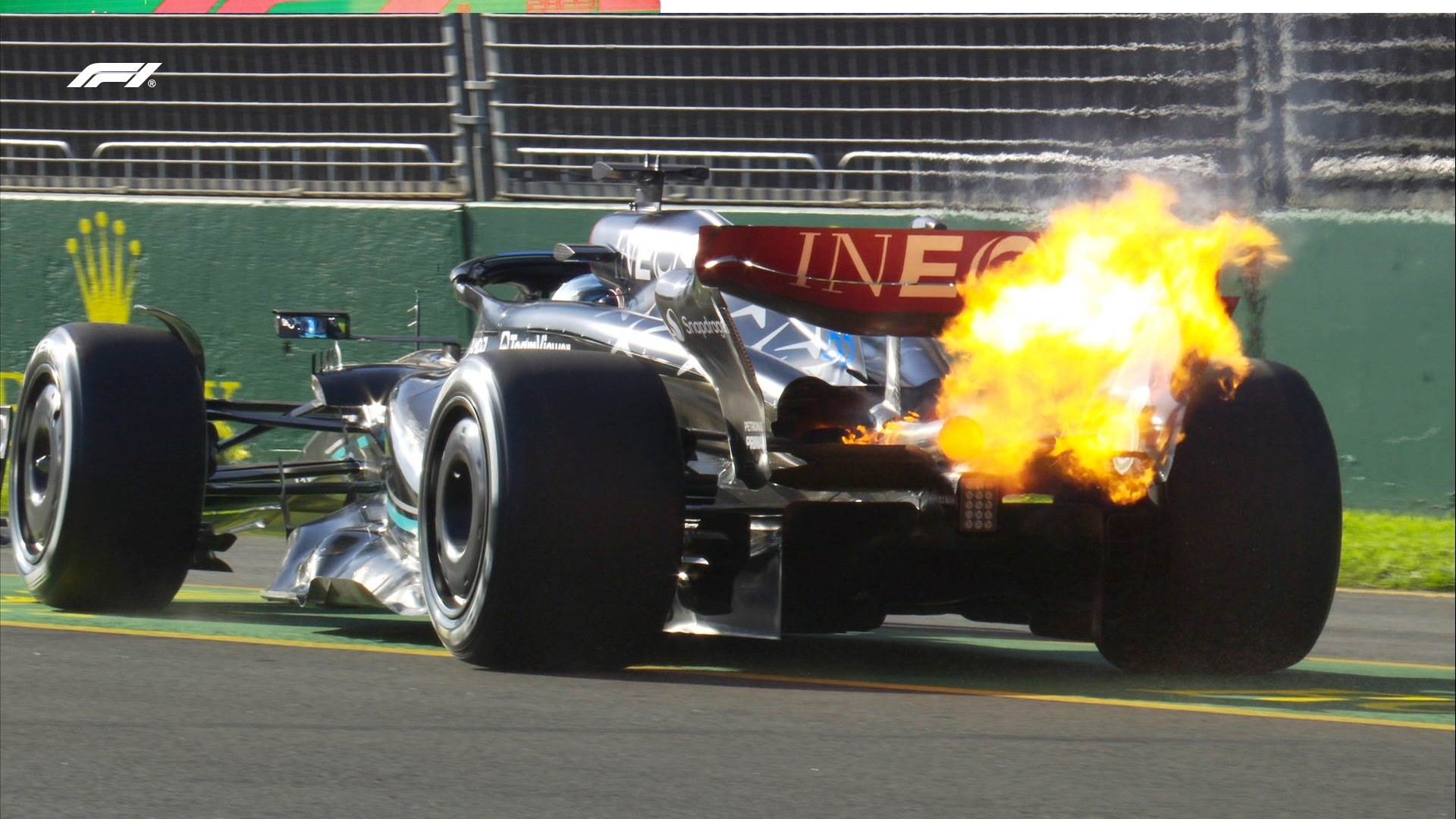 أدى_إنفجار_محرك_سيارة_راسيل_لإنسحابه_من_المرككز_الثانى_بالسباق