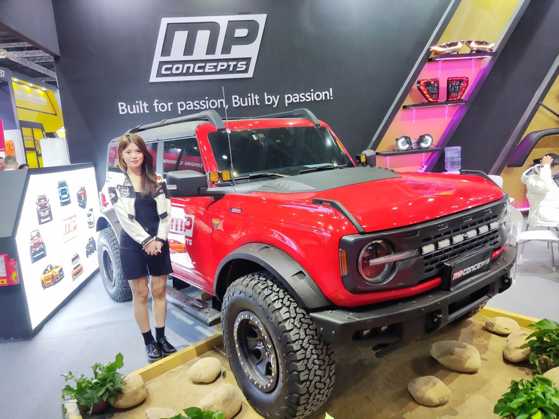 شاركت_العديد_من_الشركات_المتخصصة_بتعديلات_سيارات_الدفع_الرباعى