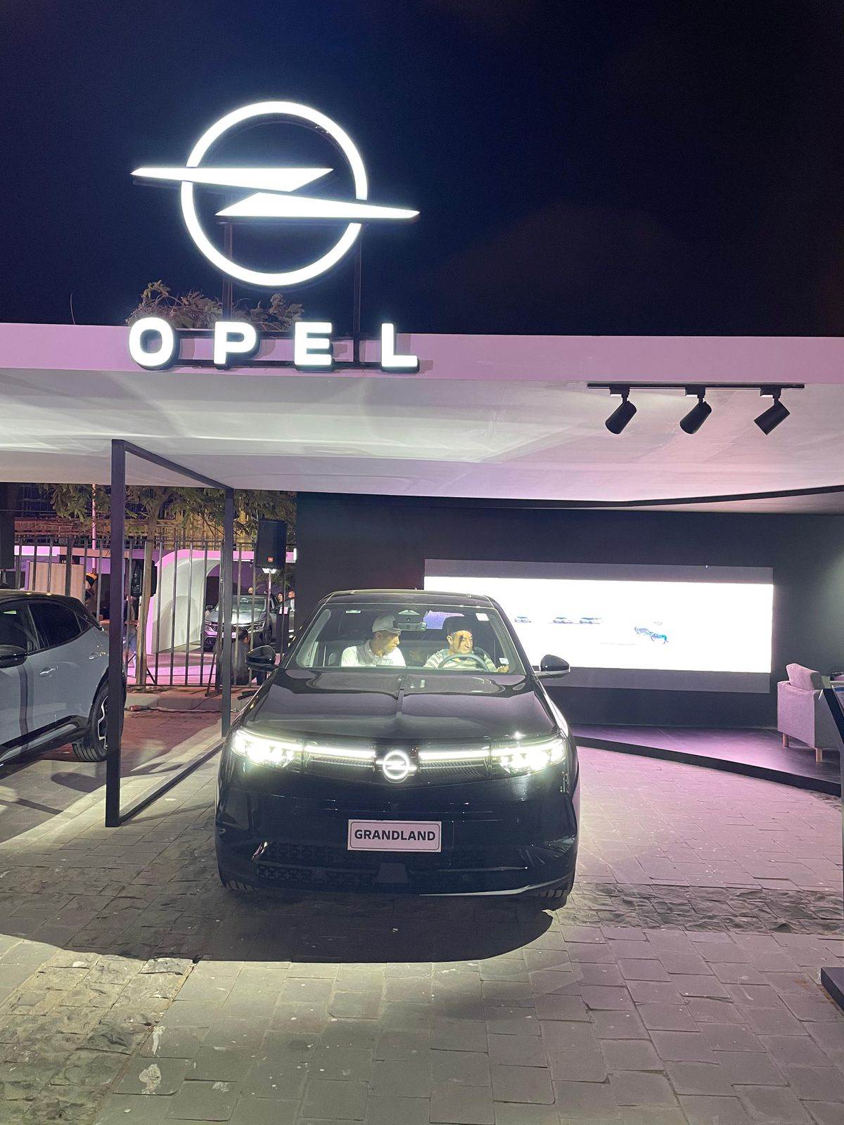 000f2003-5c4e-4d7c-95d5-f371a3d645ea 000f2003-5c4e-4d7c-95d5-f371a3d645ea