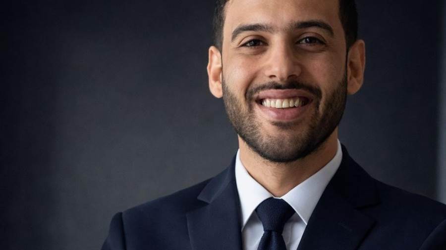 خبير اقتصادي: ضغوط الفائدة وقوة الدولار تدفع الذهب للتراجع مؤقتًا 