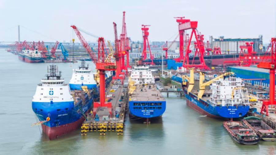 الصين تحافظ على ريادتها العالمية في بناء السفن خلال العام الماضي 