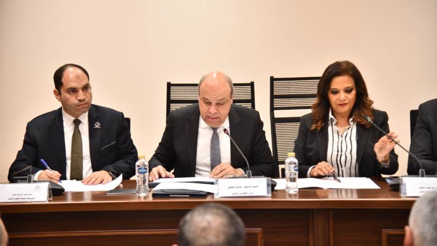 وزير الطيران يستعرض خطة تطوير القطاع أمام لجنة السياحة والطيران بمجلس النواب