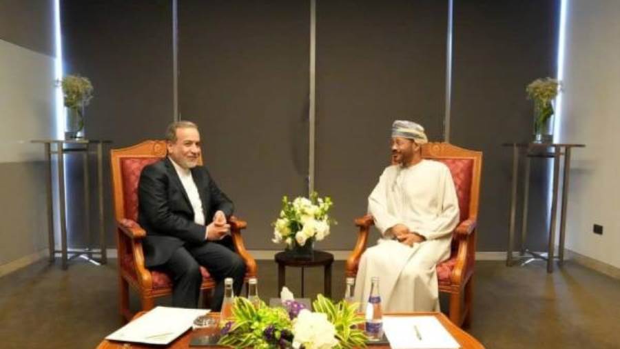 إيران تُبلغ سلطنة عُمان انفتاحها على أي جهود جادة تسهم في وقف التصعيد