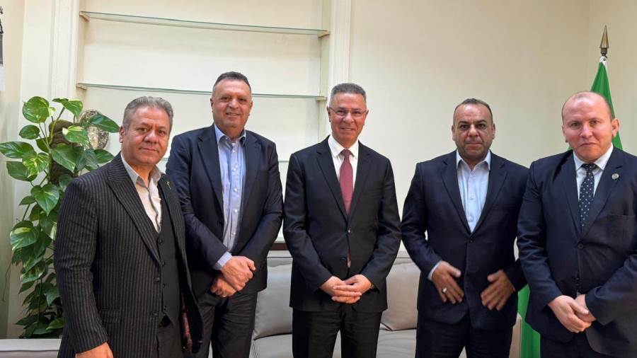 السفير فائد مصطفى يستقبل وفد نقابي فلسطيني 