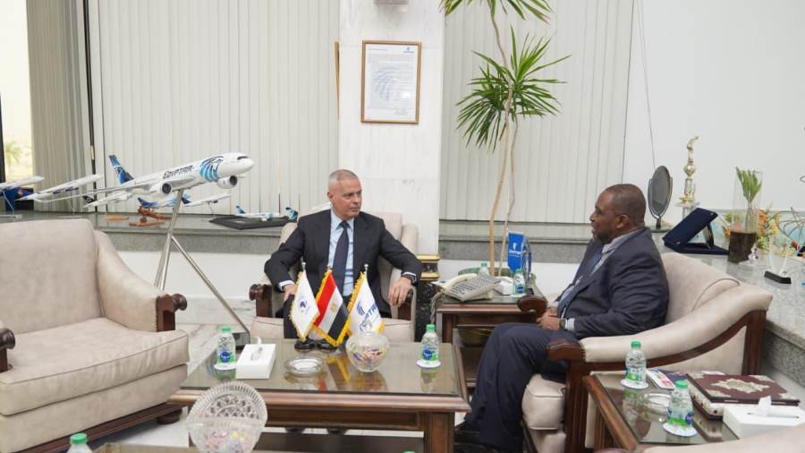 لتعزيز التكامل بين شركات الطيران الأفريقية.. رئيس القابضة لمصر للطيران يلتقي الأمين العام لاتحاد شركات الطيران الأفريقية "أفرا" ورئيس اللجنة التنفيذية للاتحاد