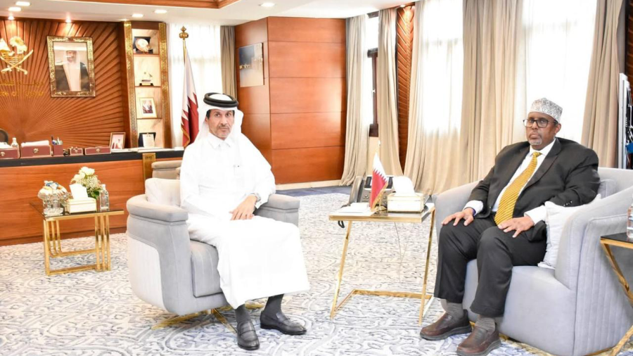 سفير الصومال لدى مصر يبحث مع نظيره القطري تطورات الأوضاع بالمنطقة وسبل تعزيز التعاون المشترك 