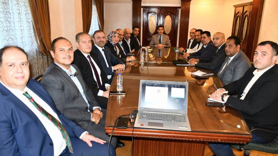 وزير الشباب والرياضة يعقد اجتماعًا مع مجلس إدارة الاتحاد المصري للقوس والسهم لمتابعة خطط العمل واستعراض الرؤية المستقبلية
