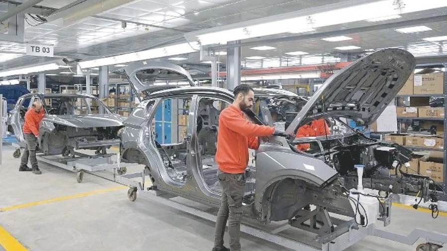 تخفيض نسبة المكون المحلى لـ 20% بإستراتيجية الحكومة لتصنيع السيارات .. تفتح شهية مصنعيين جدد للتصنيع فى مصر