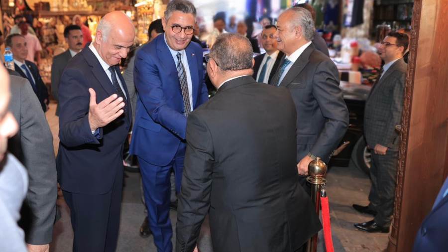 بحضور عدد من الوزراء وكبار الشخصيات.. "القابضة للسياحة والفنادق" تدشن مشروعًا سياحياً جديداً في خان الخليلي بإدارة "أوبروي" العالمية