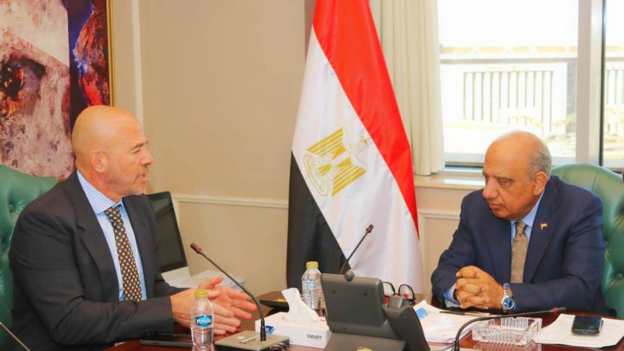 وزير الكهرباء يبحث إنشاء مركز عالمي للبيانات بالتعاون مع "إنكوم"