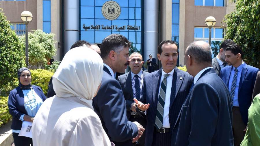  رئيس هيئة الاستثمار يتفقد مركز خدمات المستثمرين بأكتوبر لمتابعة مقترحات المستثمرين والاطمئنان على سير العمل