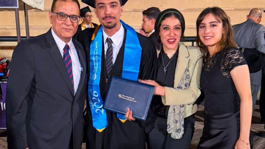 نائب رئيس «النيابة الإدارية» يشهد حفل تخرج كلية الهندسة بالجامعة الأمريكية بالقاهرة