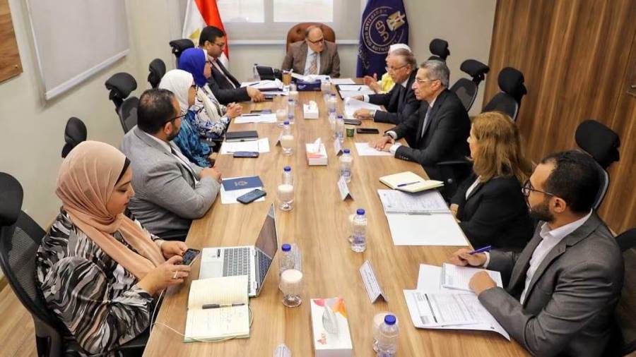 هيئة الدواء تبحث مع شركات أكديما تعزيز التصنيع المحلي ودعم الأمن الدوائي