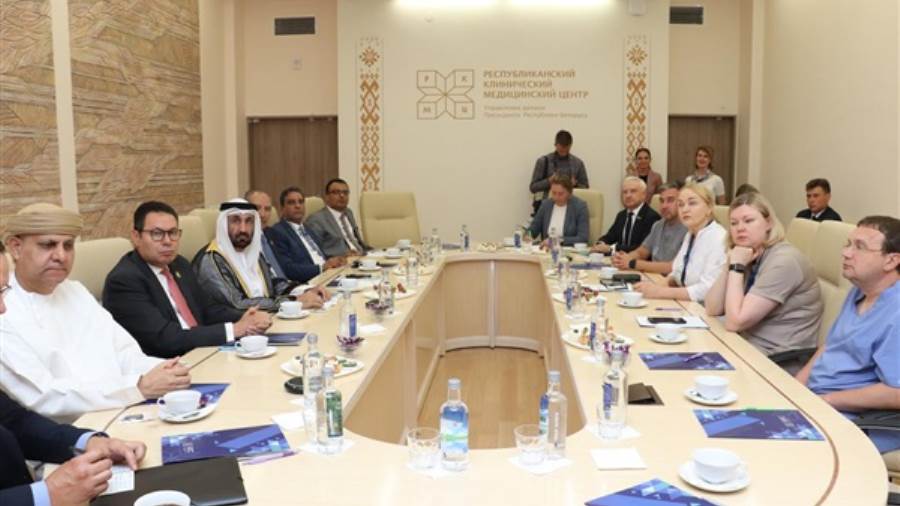 وفد البرلمان العربي يطلع على التجربة الطبية المتقدمة للمركز الطبي الجمهوري التابع لرئاسة بيلاروس