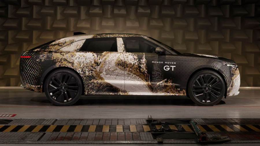 (JLR)  تعرض نظرة أولى على المقصورة الداخلية لسيارة Range Rover GT الكهربائية  المرتقبة لعام 2027