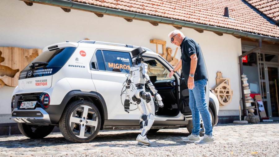 مع أول رحلة روبوت في العالم .. جيجي (GIGI) يصنع التاريخ في جولة "تور دو سويس روبوتيك - Tour de Suisse Robotique"