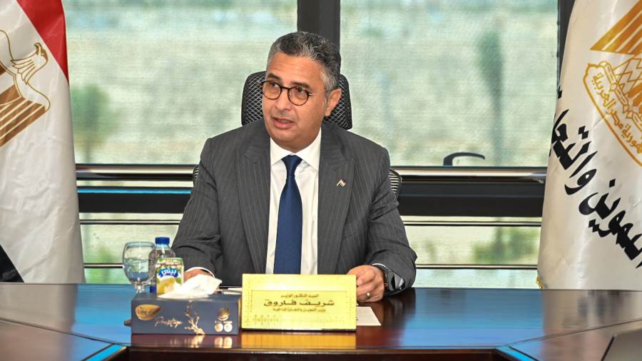 وزير التموين يبحث مع شركة بروجر الإيطالية، وشركة دركسيل الايطالية مشروع إنتاج الإيثانول الحيوي من الباجاس باستثمارات 278 مليون دولار