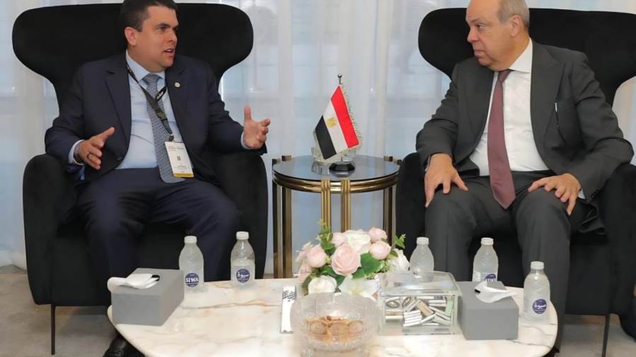 وزير الطيران المدني يلتقي الرئيس التنفيذي للوكالة الوطنية للطيران المدني البرازيلية لبحث آفاق التعاون في مجال الطيران