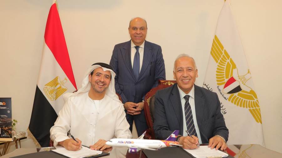 وزير الطيران المدنى يشهد توقيع مذكرة تفاهم بين إيركايرو ومجموعة أبوظبي للطيران لتعزيز الشراكة الاستراتيجية ودعم خطط النمو