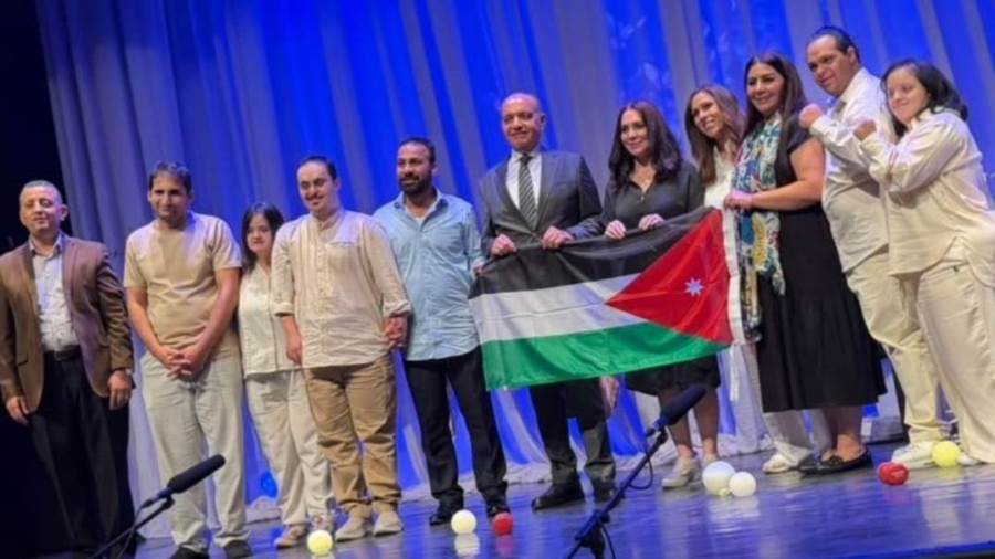 السفير الأردني يشيد بمشاركة فرقة «لا بد أن تشرق» في ملتقى أولادنا الدولي لفنون ذوي الإعاقة