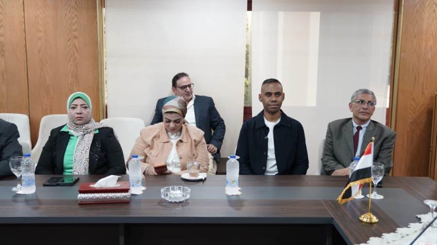 وزير الدولة للإعلام يتفق مع رؤساء تحرير المواقع الإلكترونية على منع تغطية الجنازات والعزاء