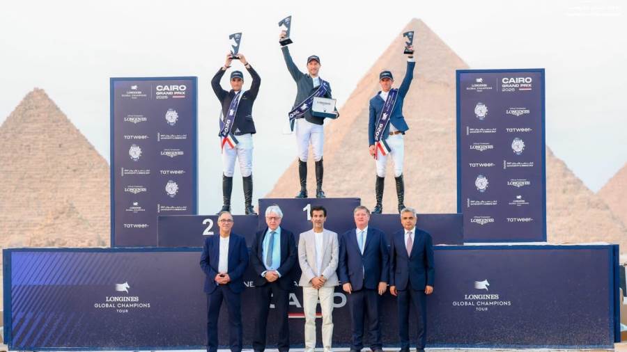 سفير قطر بالقاهرة يتوّج الفائزين في جولة لونجين العالمية لقفز الحواجز أمام أهرامات الجيزة