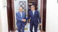وزير الدولة للإعلام ورئيس الأكاديمية العربية يبحثان سبل تطوير التعليم الإعلامي الرقمي