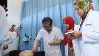 أكثر من 30 طبيبًا من 8 دول يكتشفون أسرار الطب الصيني التقليدي في شاندونغ