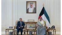 ولي عهد الكويت يستقبل الامين العام لجامعة الدول العربية