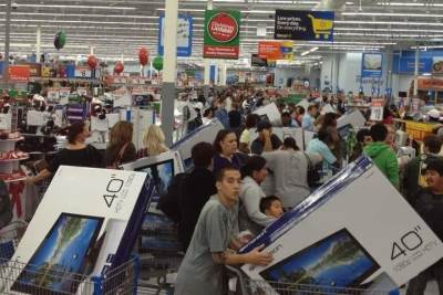 الجمعة السوداء"بالاسكندرية نصب تحت مسمى خصومات وفرجة بدون شراء