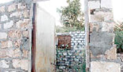 «السوق العربية» تخترق مافيا السلاح وأراضى الدولة فى أسوان.. ودروب صحراوية تتحول إلى وسيلة للتهريب