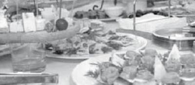 التفاخر بين العائلات وتقليد المجتمعات المترفه أحد الأسباب المهمة للإسراف الاستهلاكى خلال شهر رمضان