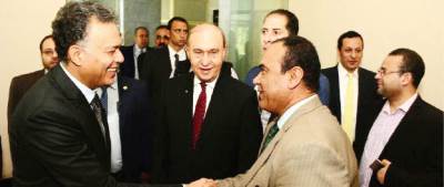 وزير النقل فى حوار خاص لـ«السوق العربية»: المشروعات القومية للطرق تتم بنجاح.. وأمامنا جهد طويل لوضع اللمسات الأخيرة