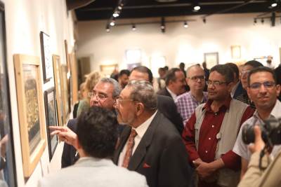 126 فنانا وفنانة يشاركون فى معرض "القاهرة عاصمة الثقافة الإسلامية" بالهناجر