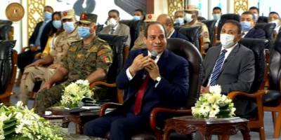 السيسي للمسئولين: "اللى مش هيقدر يحقق الانضباط يقولى سلام عليكم أنا مش قده"