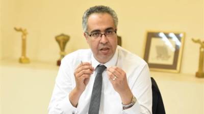 الفنان إسماعيل مختار رئيسا "لبيت المسرح"