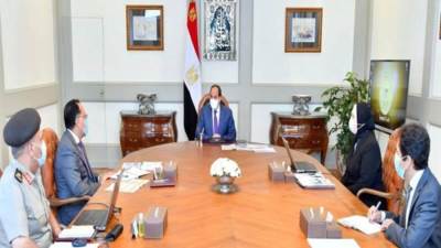 السيسى يوجه بتقديم جميع التسهيلات للحصول على وحدات المجمعات الصناعية