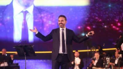 وائل جسار يتالق على مسرح النافورة ويتمنى السلامة لشعب مصر من جائحة كورونا