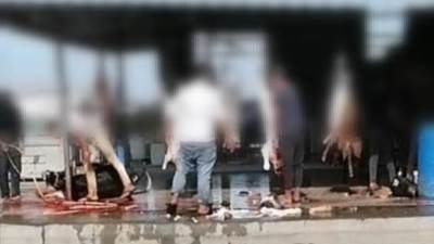 استغاثة مواطنين.. استمرار مهازل "اكشاك الجزارة" على حرم الطريق الدولى