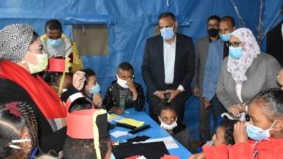 نائب محافظ أسوان تفتتح فعاليات البرنامج الثقافي والفني للمسارح المتنقلة ببلانة