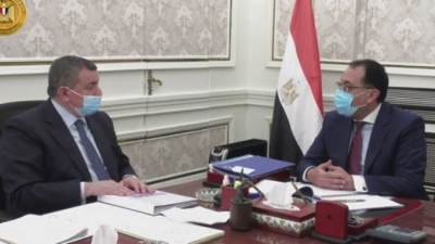 رئيس الوزراء يتابع مع وزير الإعلام مشروع رقمنة الإعلام المصرى