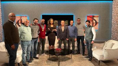 الإعلامية رانيا الشامي تحتفل بعيد ميلادها الـ 28 وسط فريق عمل لوكيشن