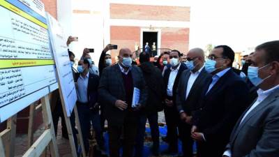 رئيس الوزراء يتفقد محطة مياه البلوجر بالمنوفية 