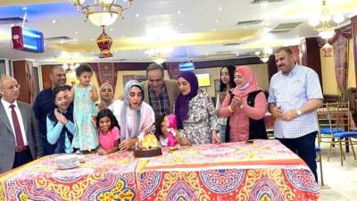 د. أماني الموجي تهنئ د. بسمة خالد القاضي المعيدة بالجامعة البريطانية بعيد ميلادها