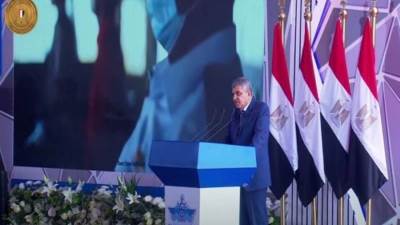 الفريق أسامة ربيع يستعرض أمام الرئيس السيسى جهود تطوير هيئة قناة السويس