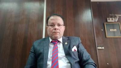 على المستثمرين عدم التقيد بالمؤشر الرئيسي.. بشر الحسيني: البورصة المصرية ستشهد تعافى الأسبوع المقبل