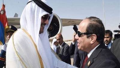 السيسي يدعو أمير قطر لزيارة مصر "في أقرب فرصة"