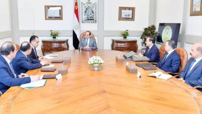 السيسي يوجه بمواصلة خطة توصيل الغاز الطبيعي للوحدات السكنية المنزلية والمدن الجديدة