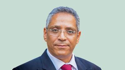 «كونسلتو أيامنا الحلوة» للصحفي إبراهيم طه يصل معرض القاهرة للكتاب.. و«هاشتاج مصر للنشر» تحتفى به بطرق مبتكرة