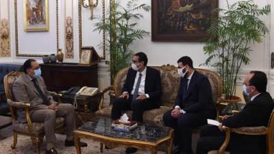 رئيس الوزراء يلتقي الشاب المصري مصطفى قنديل الرئيس التنفيذي لشركة "سويفل"